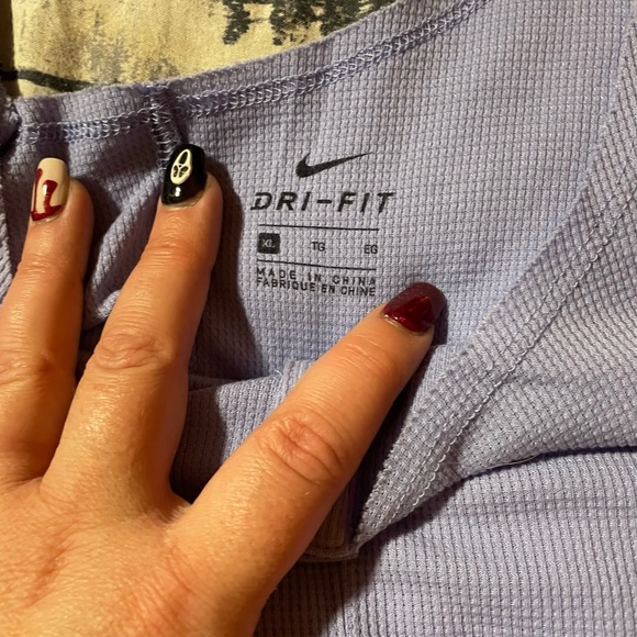 Nike dri fit crop top - Picture 2 of 2